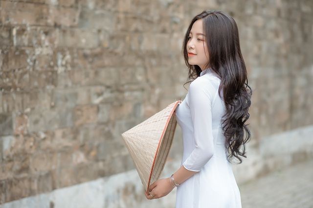 Thiếu nữ xứ Thanh diện áo dài trắng khiến cánh mày râu ngẩn ngơ - ảnh 3