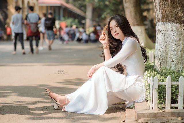 Thiếu nữ xứ Thanh diện áo dài trắng khiến cánh mày râu ngẩn ngơ - ảnh 6