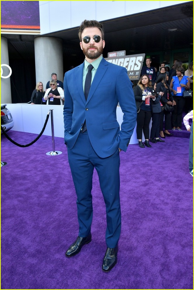 Dàn ‘siêu anh hùng’ đổ bộ thảm tím lễ công chiếu Avengers: Endgame - ảnh 1