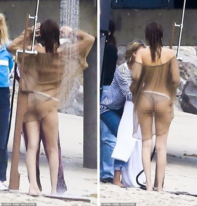 Bella Hadid diện áo xuyên thấu mỏng tang khoe vòng một 'bỏng mắt' - ảnh 5