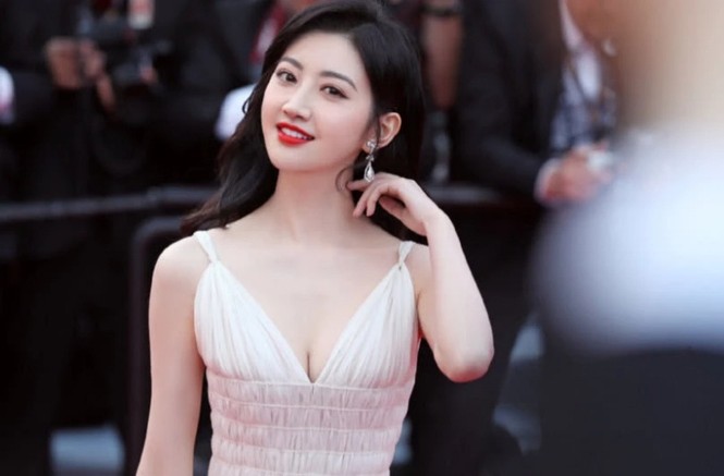 ‘Đệ nhất mỹ nữ Bắc Kinh’ bị đuổi năm lần, bảy lượt tại Cannes mà không chịu đi - ảnh 3