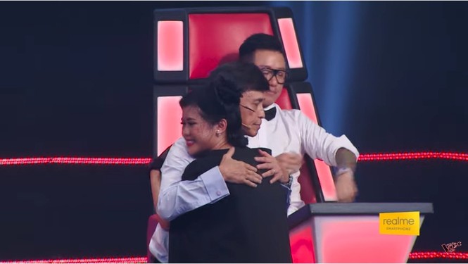 Vì sao Tuấn Ngọc, Tuấn Hưng tức giận rời ghế nóng The Voice? - ảnh 6