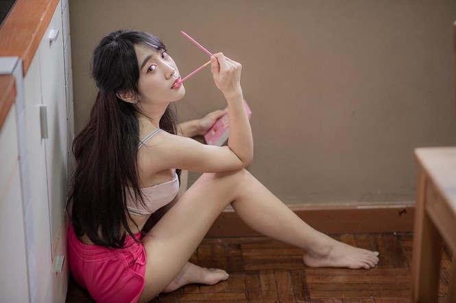 Đường cong 'bỏng mắt' của ‘nữ hoàng nội y’ Thái Lan - ảnh 10