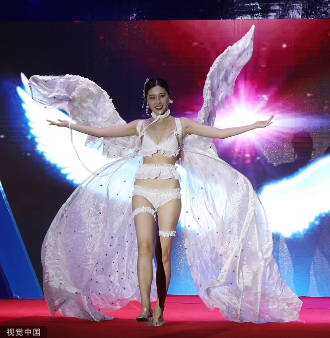 ‘Ngã ngửa’ với Victoria’s Secret phiên bản ao làng của Trung Quốc - ảnh 3