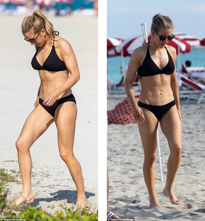 Giọng ca ‘50 sắc thái’ diện bikini hai mảnh, khoe body săn chắc trên bãi biển - ảnh 2