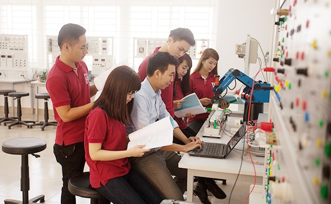 Đại học Duy Tân tuyển sinh 6 ngành học mới 2020 Dien_tu_urvz