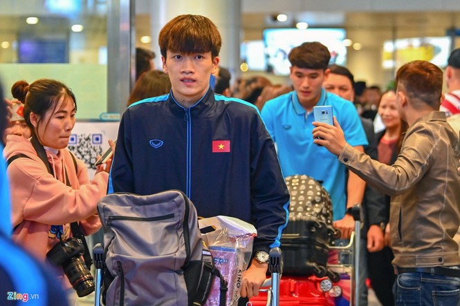 U23 Việt Nam được người hâm mộ chào đón sau thất bại - ảnh 4