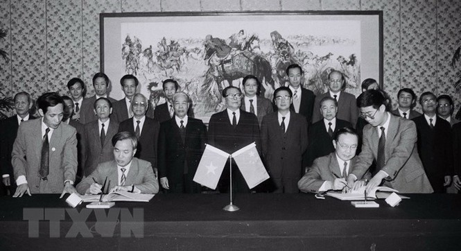 Phát triển quan hệ hợp tác hữu nghị Việt-Trung vì hòa bình, ổn định - ảnh 13