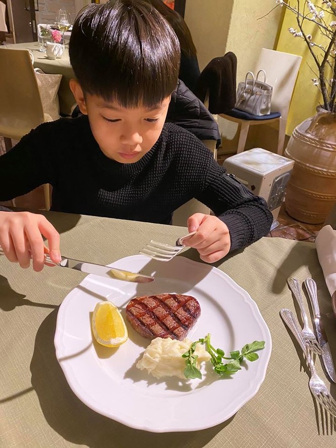 Hồ Ngọc Hà cùng Kim Lý và con trai du xuân Nhật Bản, Subeo gây bất ngờ - ảnh 5