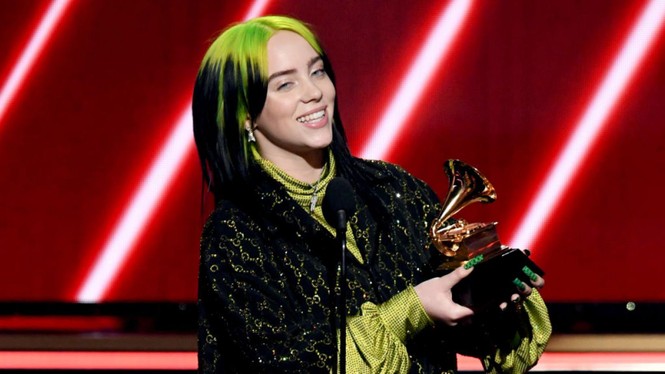 Nữ ca sĩ tuổi teen làm nên lịch sử tại Grammy 2020, đánh bại loạt tên tuổi - ảnh 1