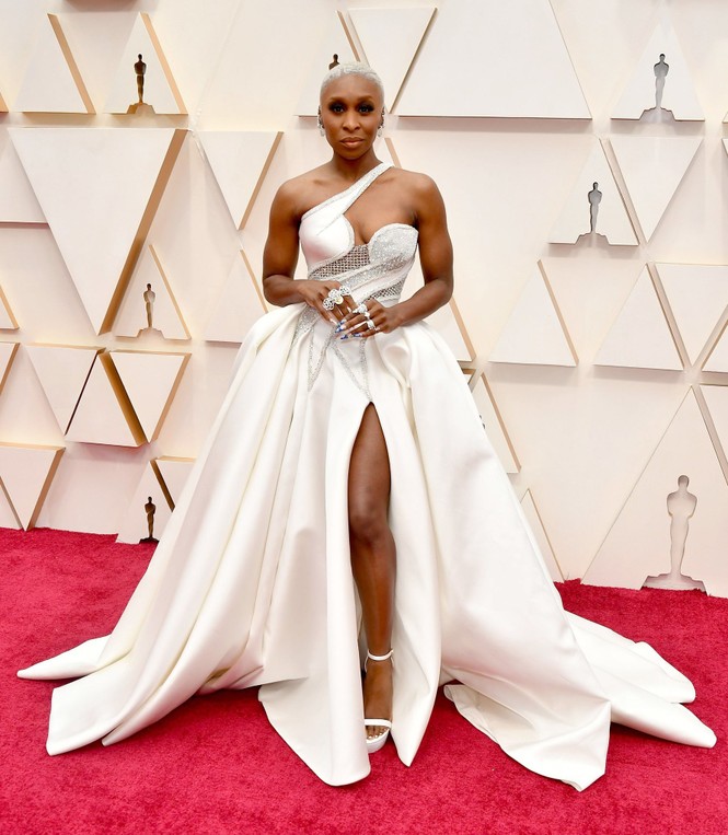 Dàn mỹ nhân Hollywood mặc gợi cảm táo bạo, đổ bộ thảm đỏ Oscar 2020 - ảnh 10