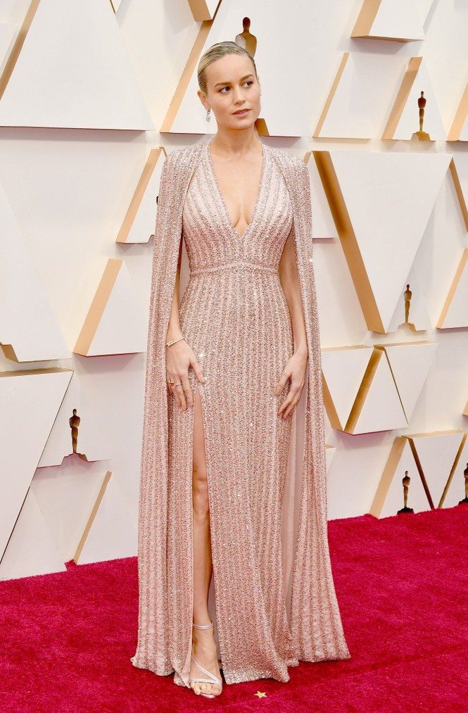 Dàn mỹ nhân Hollywood mặc gợi cảm táo bạo, đổ bộ thảm đỏ Oscar 2020 - ảnh 20