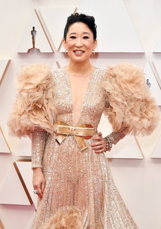 Dàn mỹ nhân Hollywood mặc gợi cảm táo bạo, đổ bộ thảm đỏ Oscar 2020 - ảnh 24