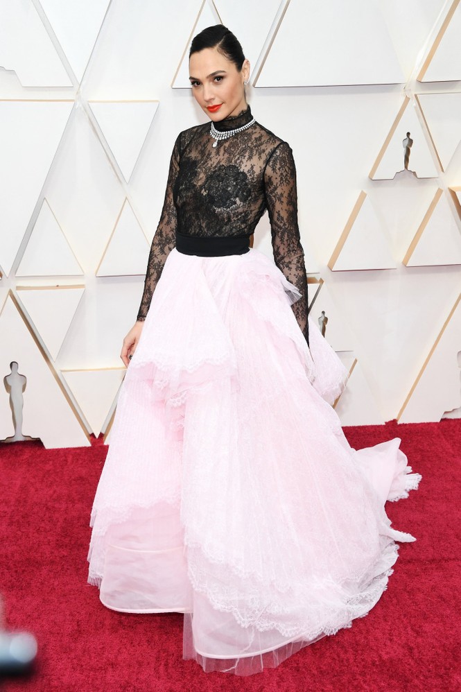 Dàn mỹ nhân Hollywood mặc gợi cảm táo bạo, đổ bộ thảm đỏ Oscar 2020 - ảnh 4