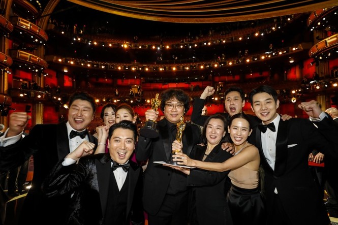 Tổng thống Hàn Quốc 'đăng đàn' chúc mừng ‘Parasite’ thắng Oscar 2020 - ảnh 1