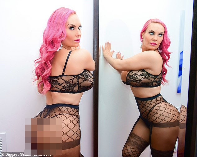 Coco Austin tung ảnh nội y bé xíu 'nhức mắt’ dịp Valentine gây tranh cãi - ảnh 7