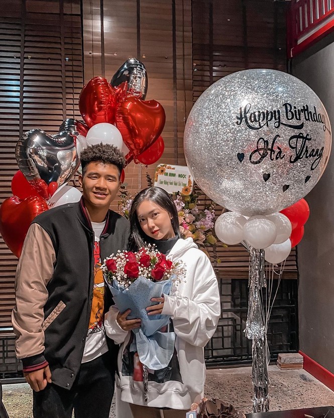 Khoảnh khắc ‘tình bể bình’ của Hà Đức Chinh và bạn gái mặt đẹp như trăng rằm - ảnh 3