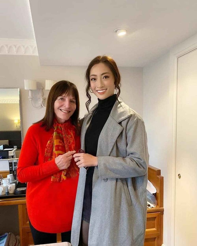 Bà Julia Morley - Chủ tịch Hoa hậu Thế giới dương tính với Covid-19 - ảnh 2