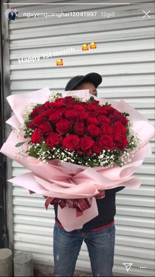 Quang Hải tặng bó hoa siêu to kỷ niệm 1 tháng yêu, Huỳnh Anh phản ứng ra sao? - ảnh 1