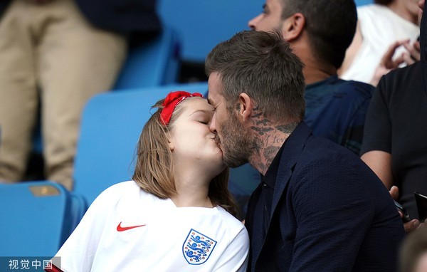 Con gái Tom Cruise và David Beckham: Hai ‘tiểu công chúa’, 2 số phận - ảnh 19