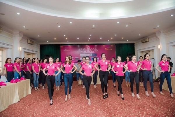 Người đẹp nào hướng dẫn thí sinh HHVN 2016 tập catwalk?