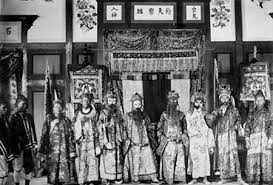 Đào Duy Từ được một số nơi thờ vì được cho là ông tổ của loại hình nghệ thuật sân khấu nào?