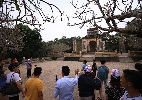 Tác phẩm nào dưới đây không phải của vua Tự Đức?