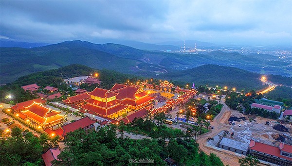 Chùa Ba Vàng có tên gọi khác là gì?