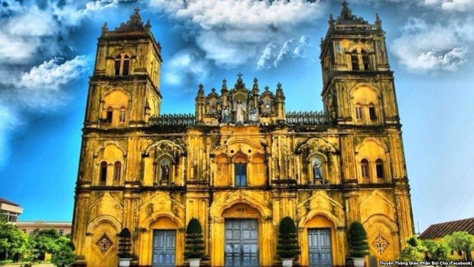 Nhà thờ Bùi Chu được xây dựng năm nào?