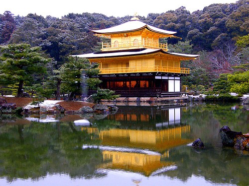 Kiến trúc nguyên thủy của chùa Kinkaku-ji – tức chùa Gác Vàng nổi tiếng của Nhật Bản được xây dựng năm nào?