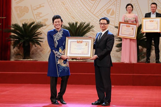 Hoài Linh là nghệ sĩ hải ngoại đầu tiên giành được danh hiệu gì?