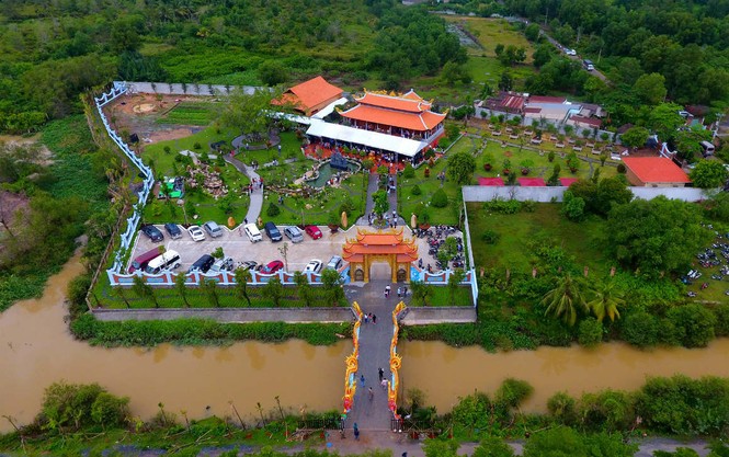 Hoài Linh bỏ ra bao nhiêu tỉ để xây nhà thờ Tổ?
