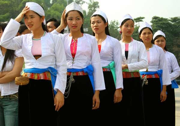 Dân tộc nào chiếm số lượng lớn nhất ở Hòa Bình?