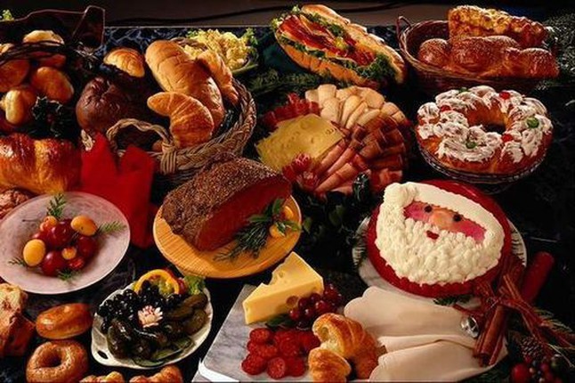 Món ăn phổ biến trong tiệc giáng sinh là gì?