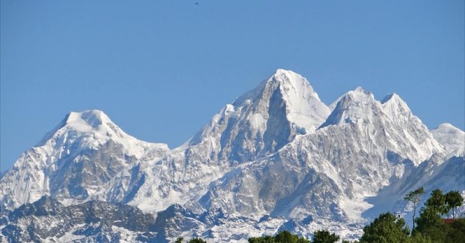 Nếu lấy mốc từ tâm Trái Đất thay vì mực nước biển, Everest vẫn là núi cao nhất thế giới, đúng hay sai?