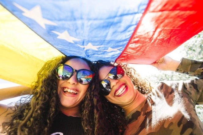 Ngôn ngữ chính thức tại Venezuela là tiếng…?