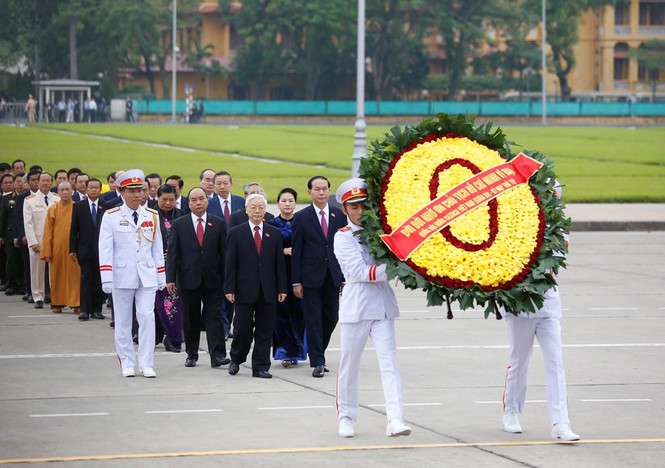 Lãnh đạo Đảng, Nhà nước viếng Chủ tịch Hồ Chí Minh - ảnh 4