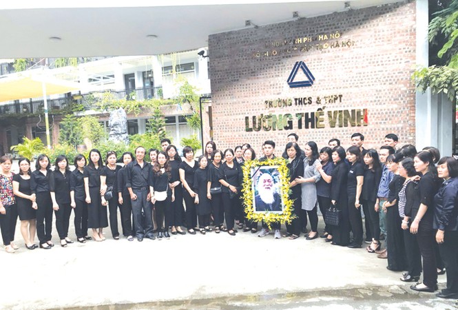 Hàng nghìn người tiễn đưa nhà giáo Văn Như Cương - ảnh 1