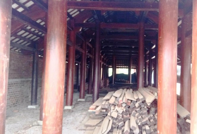 Những tòa nhà gỗ khủng ở huyện nổi tiếng về phá rừng - ảnh 1