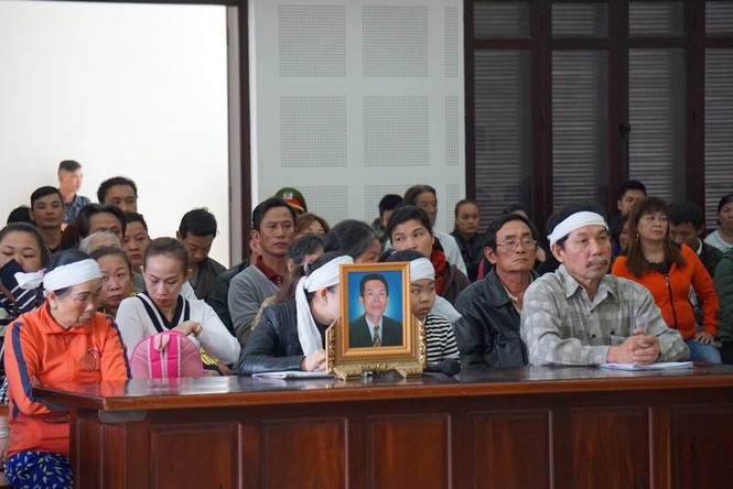 Đâm chết bạn vì nghi ngờ có tình ý với vợ mình - ảnh 1