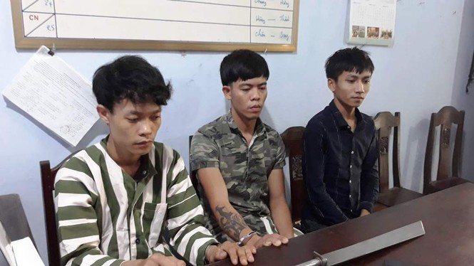 Bắt nhóm đối tượng chuyên dùng hàng nóng “giao dịch” ma túy sau 0 giờ - ảnh 1