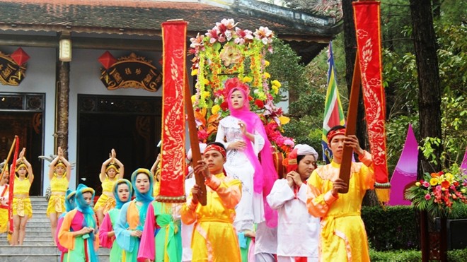 Nghìn người dâng hương khai hội đền Huyền Trân - ảnh 2