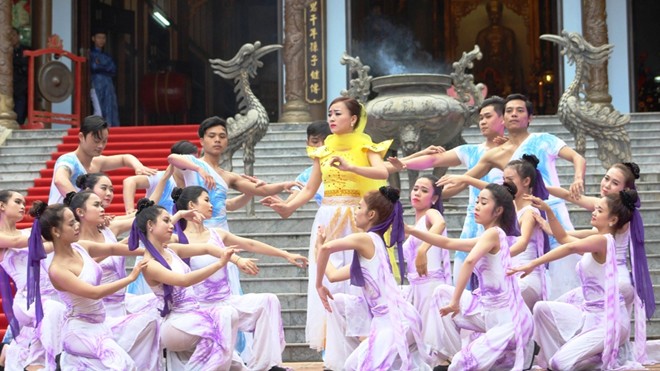 Nghìn người dâng hương khai hội đền Huyền Trân - ảnh 3