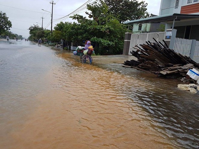 Quảng Nam: Đường ngập, nhiều nhà dân bị tốc mái - ảnh 3