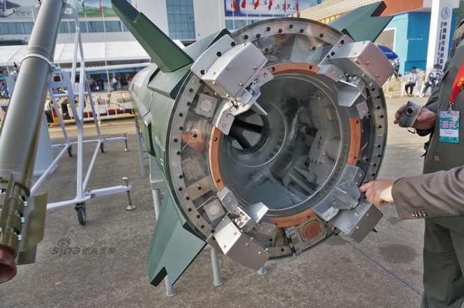 Trung Quốc tung ảnh tên lửa M20, Nga nghi sao chép Iskander - ảnh 3