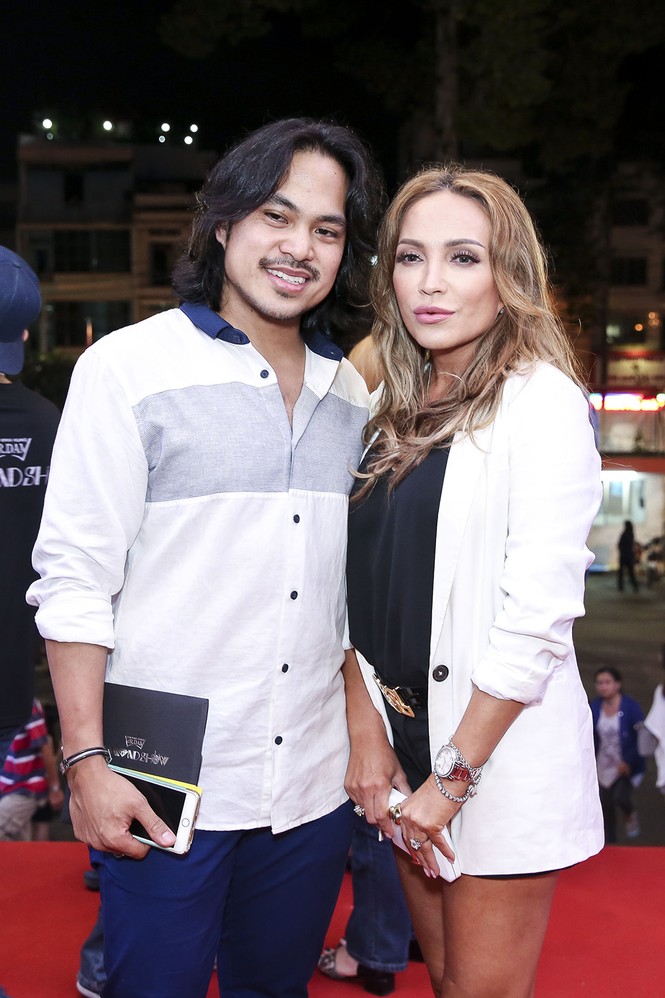 Vợ chồng Thu Minh bất ngờ 'đột nhập' show diễn của Mr. Đàm - ảnh 6