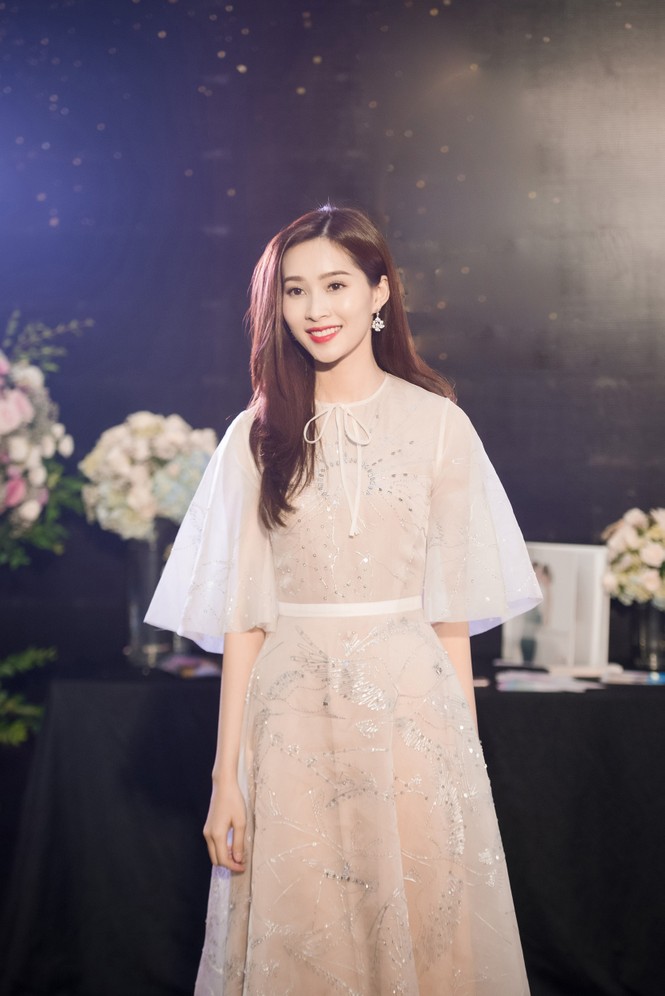 hoa hậu mỹ linh - ảnh 1
