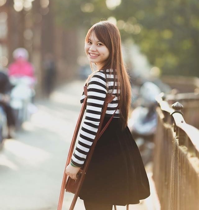 Cô gái ‘một chân’ có nụ cười ‘tỏa nắng’ khiến cộng đồng mạng dậy sóng - ảnh 1