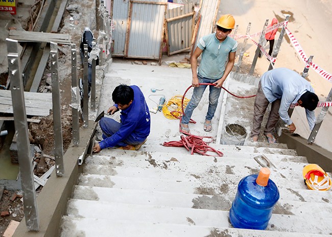 Nhà ga đầu tiên tuyến đường sắt Cát Linh - Hà Đông sắp hoàn thành - ảnh 24