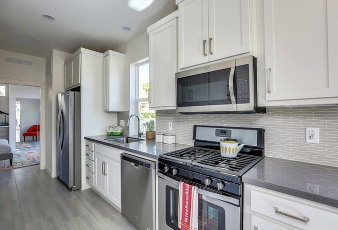 Nhà cấp bốn 55 m2 ở Mỹ tiện nghi như villa nhỏ - ảnh 5